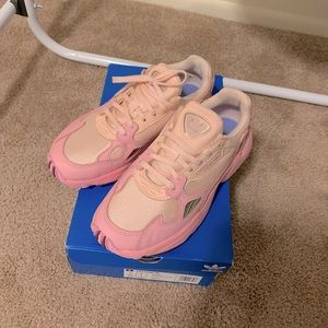 Nike falcon pink
